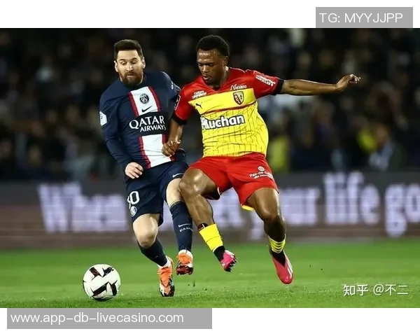 朗斯重返法甲榜首21年后能否挑战巴黎圣日耳曼的绝对统治